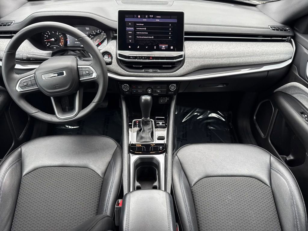 Used 2024 Jeep Compass Latitude image 15