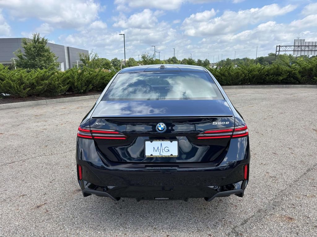 New 2026 BMW 550e xDrive w/ Premium Package image 6
