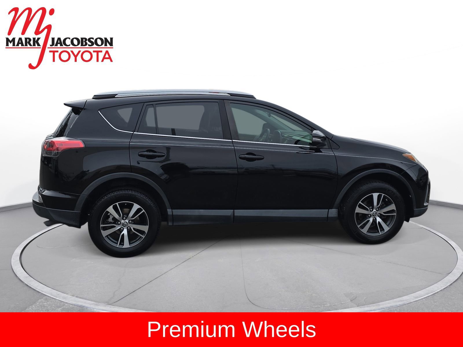 Used 2017 Toyota RAV4 XLE image 6