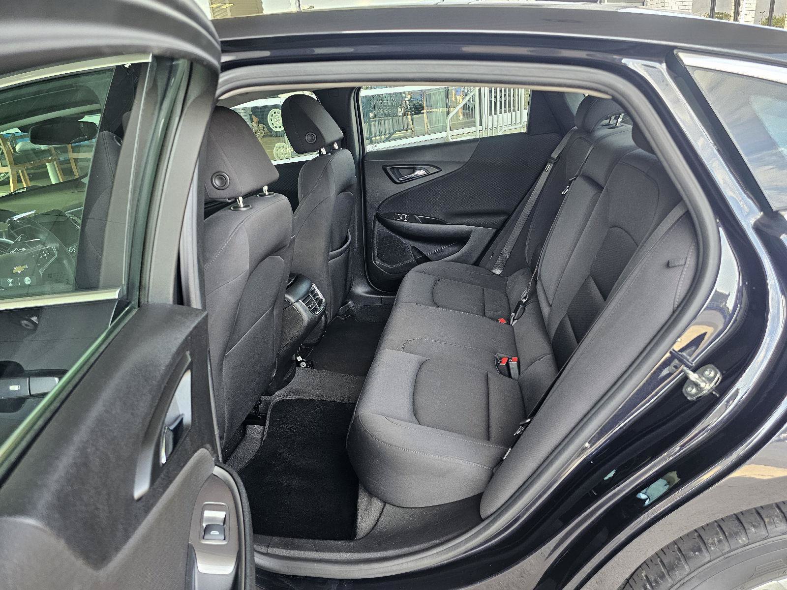 Used 2023 Chevrolet Malibu LT FWD image 17