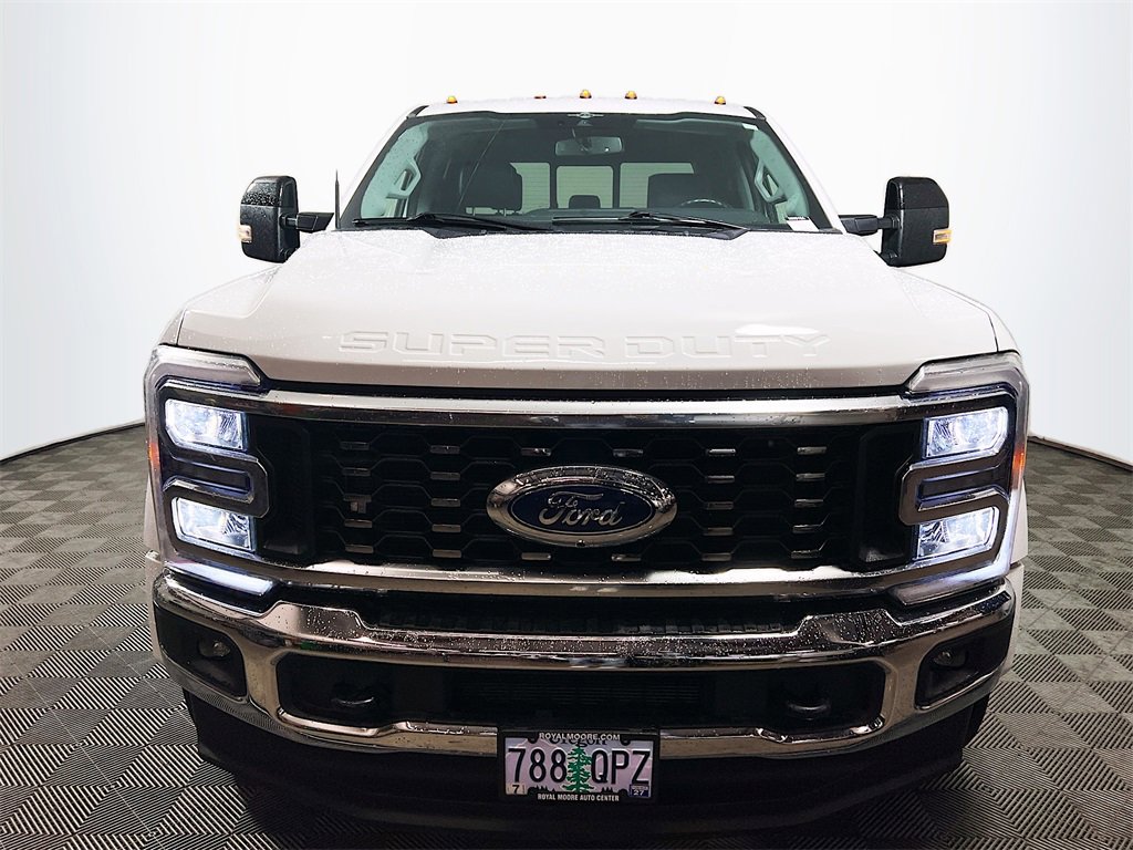 Used 2024 Ford F450 Lariat w/ Camper Package image 3