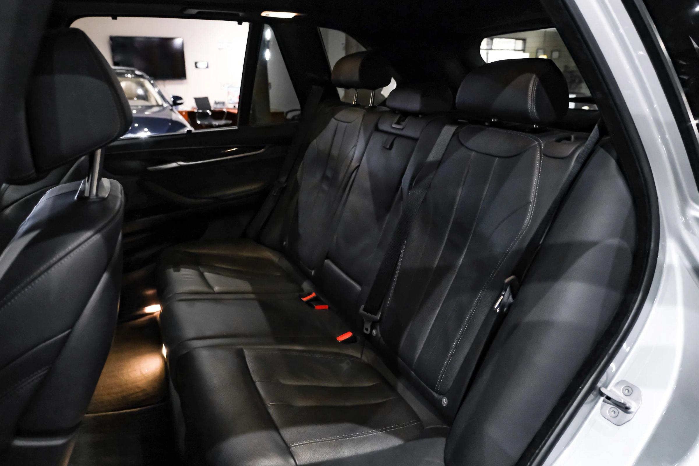Used 2018 BMW X5 xDrive50i AWD/4WD image 39