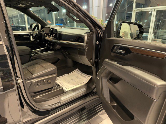 Used 2025 Chevrolet Tahoe High Country image 30