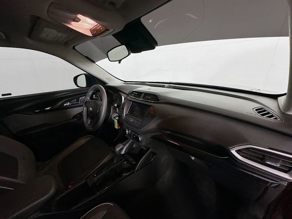 Used 2021 Chevrolet TrailBlazer LS image 26