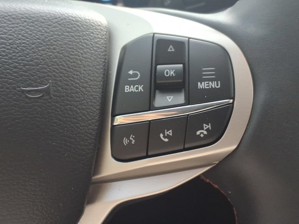 Used 2026 Ford Explorer Active AWD/4WD image 21