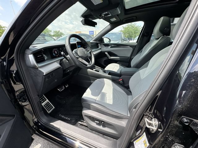 New 2026 Volkswagen Tiguan SE R-Line FWD image 10