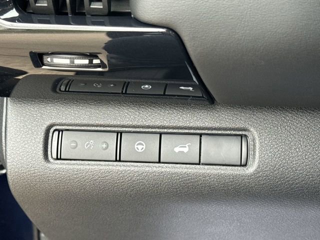 Used 2025 Nissan Pathfinder SV w/ SV Premium Package AWD/4WD image 20