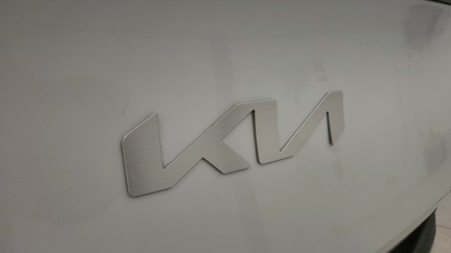 Used 2025 Kia Sportage EX FWD image 33