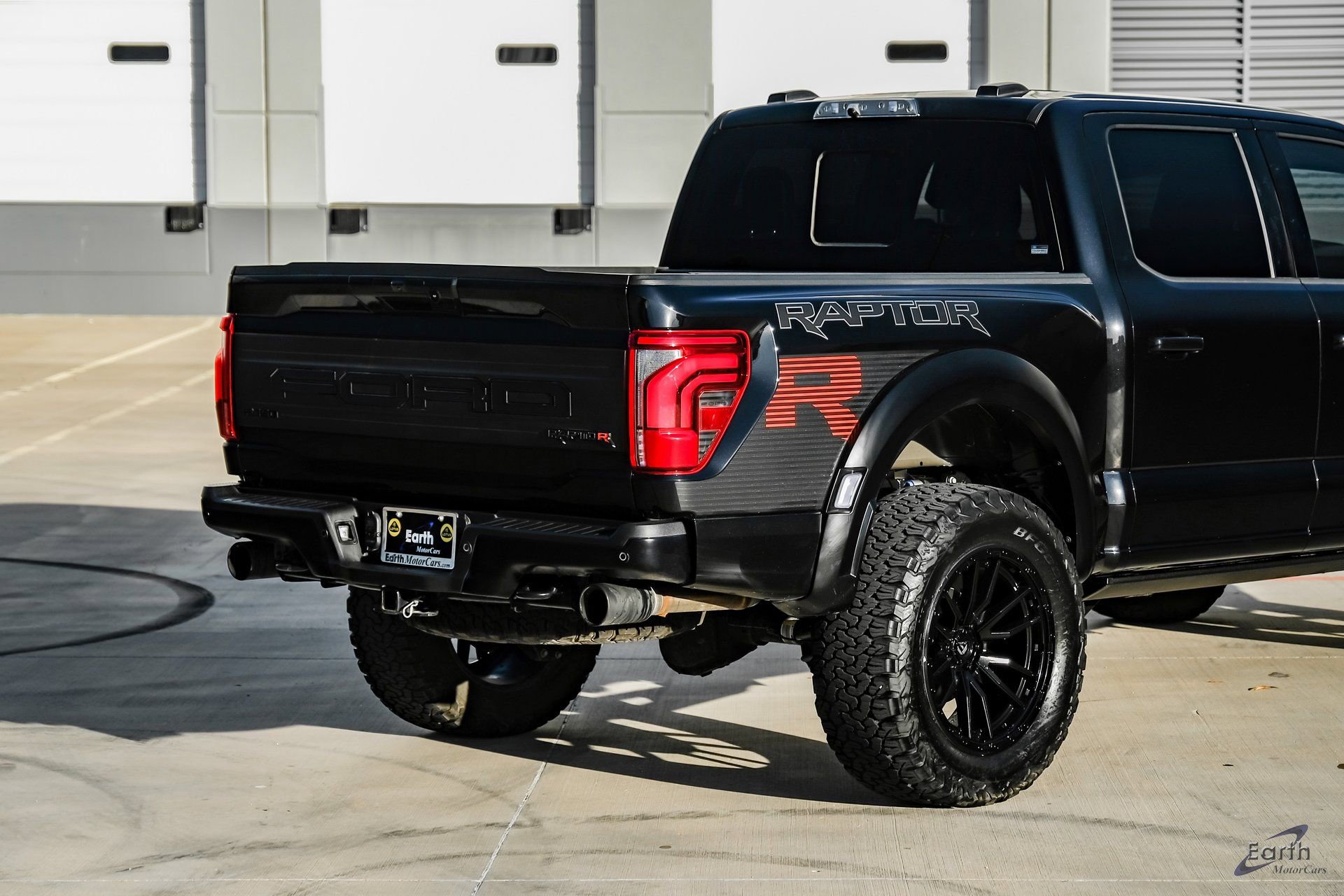 Used 2025 Ford F150 Raptor w/ Equipment Group 803A Raptor R AWD/4WD image 14