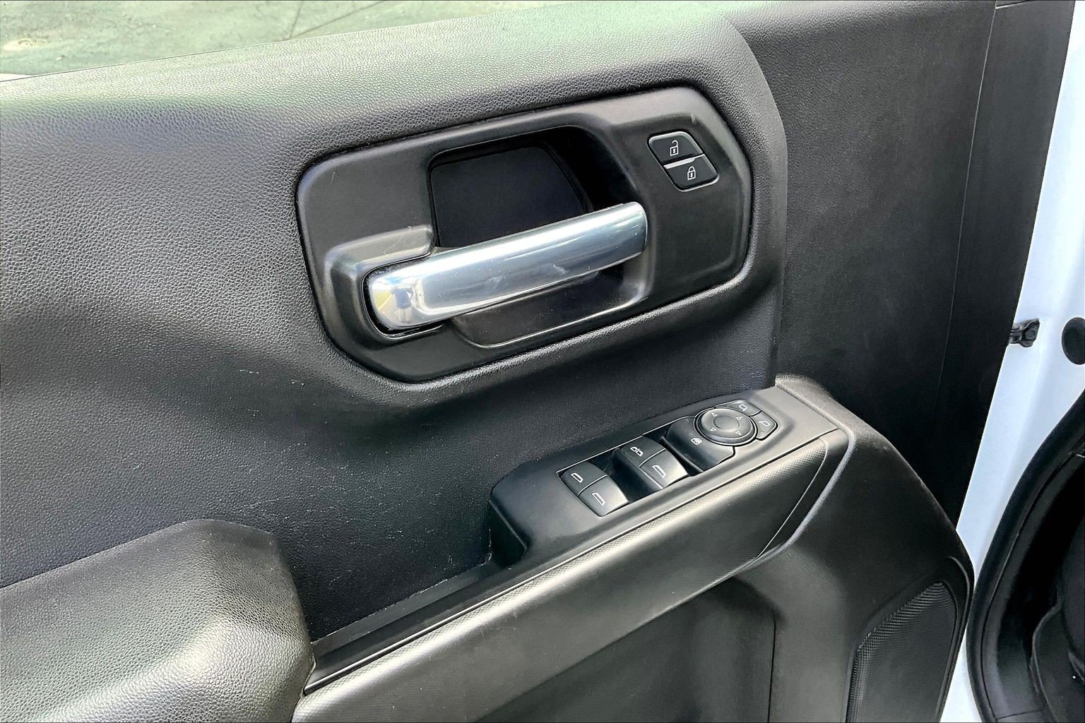 Used 2021 Chevrolet Silverado 1500 Custom Trail Boss AWD/4WD image 19