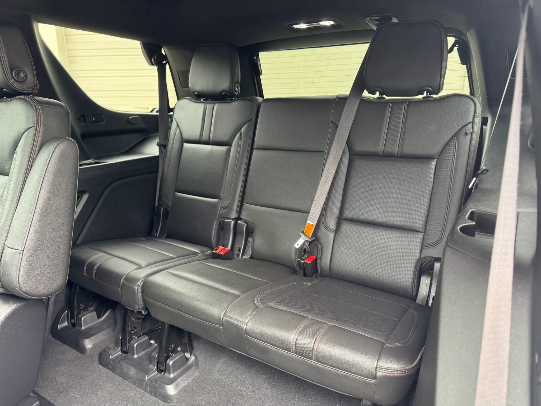 Used 2021 Chevrolet Tahoe RST w/ Luxury Package AWD/4WD image 17