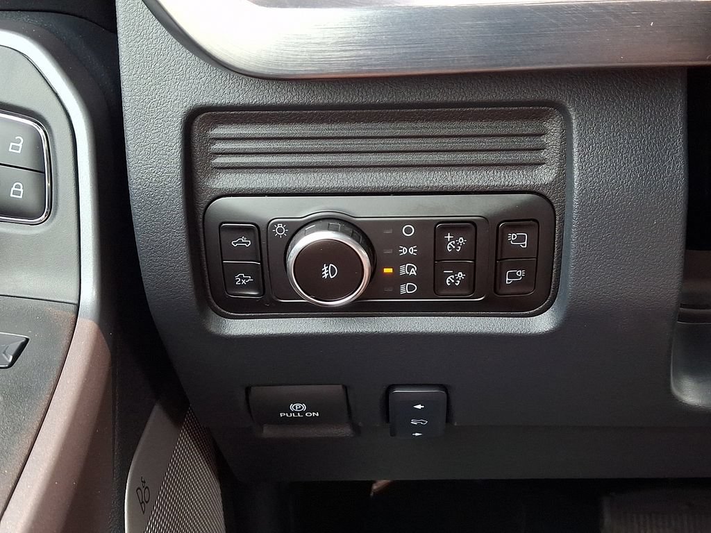 Used 2025 Ford F250 Lariat w/ Lariat Ultimate Package AWD/4WD image 23