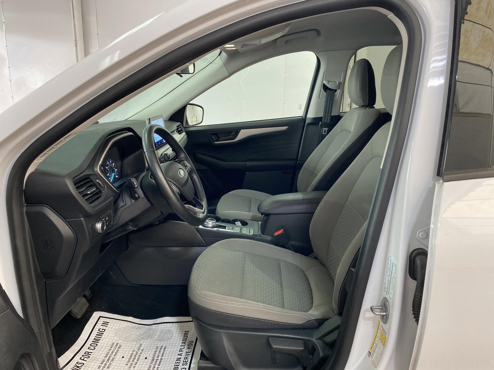 Used 2022 Ford Escape SE w/ Cold Weather Package image 19