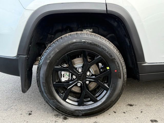 New 2026 Jeep Grand Cherokee Altitude image 18