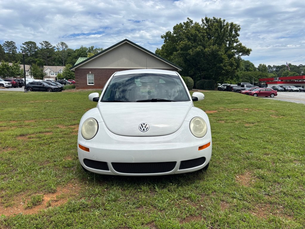 Used 2010 Volkswagen Beetle Coupe FWD image 2