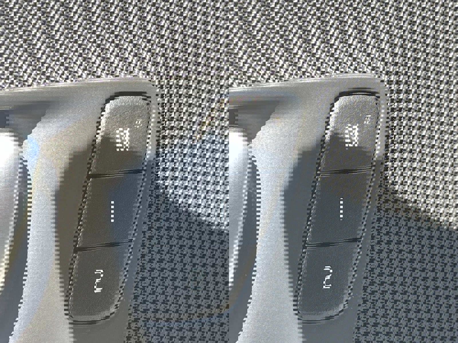 Used 2024 Volvo XC60 B5 Core w/ Protection Package Premier AWD/4WD image 18