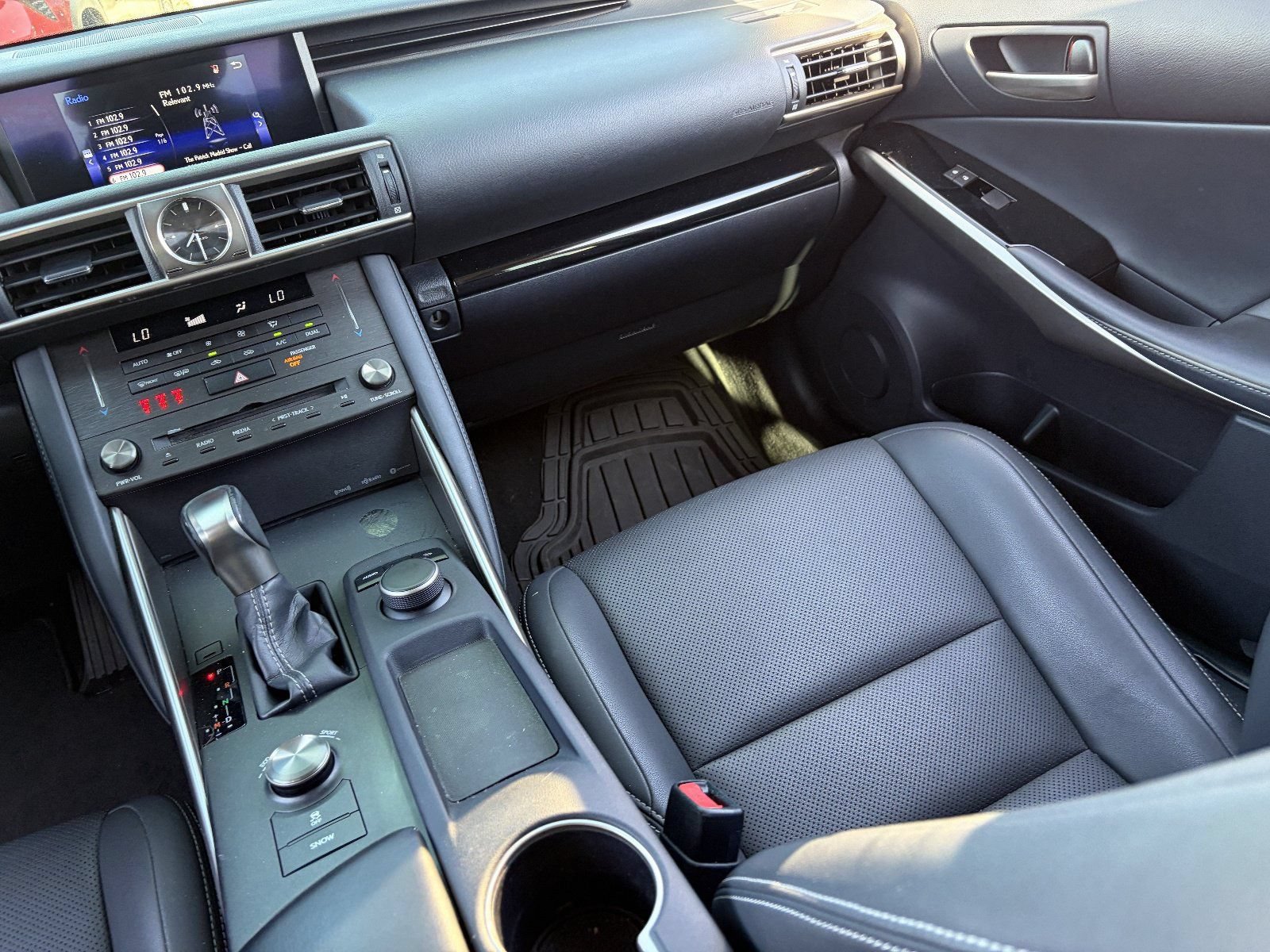 Used 2020 Lexus IS 300 RWD image 17