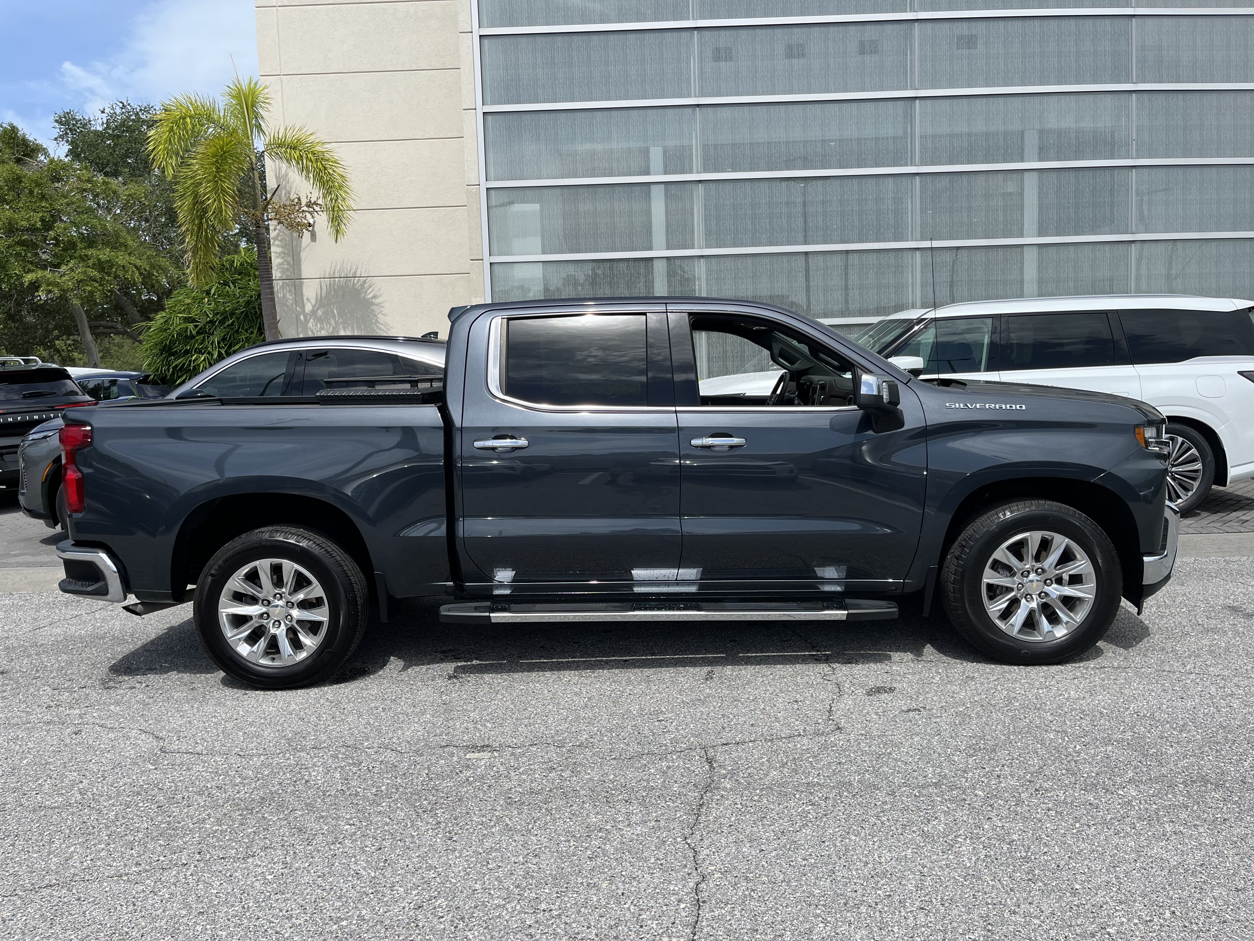 Used 2022 Chevrolet Silverado 1500 LTZ RWD image 10