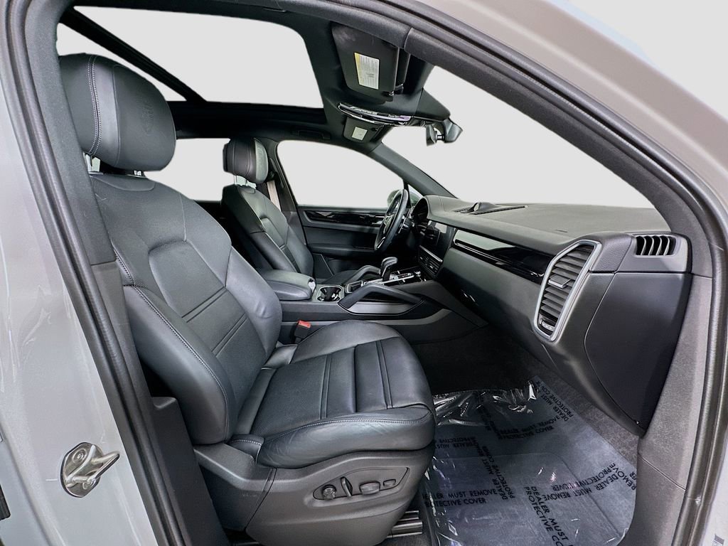 Certified 2022 Porsche Cayenne AWD/4WD image 31