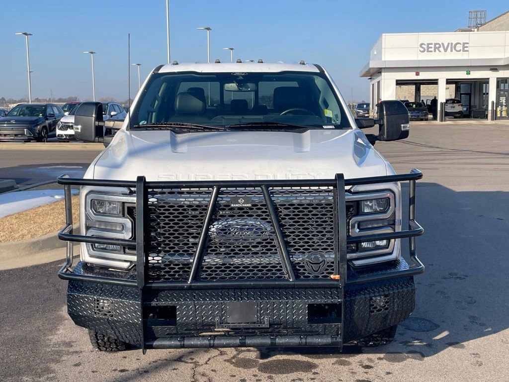 Used 2024 Ford F350 Lariat image 2