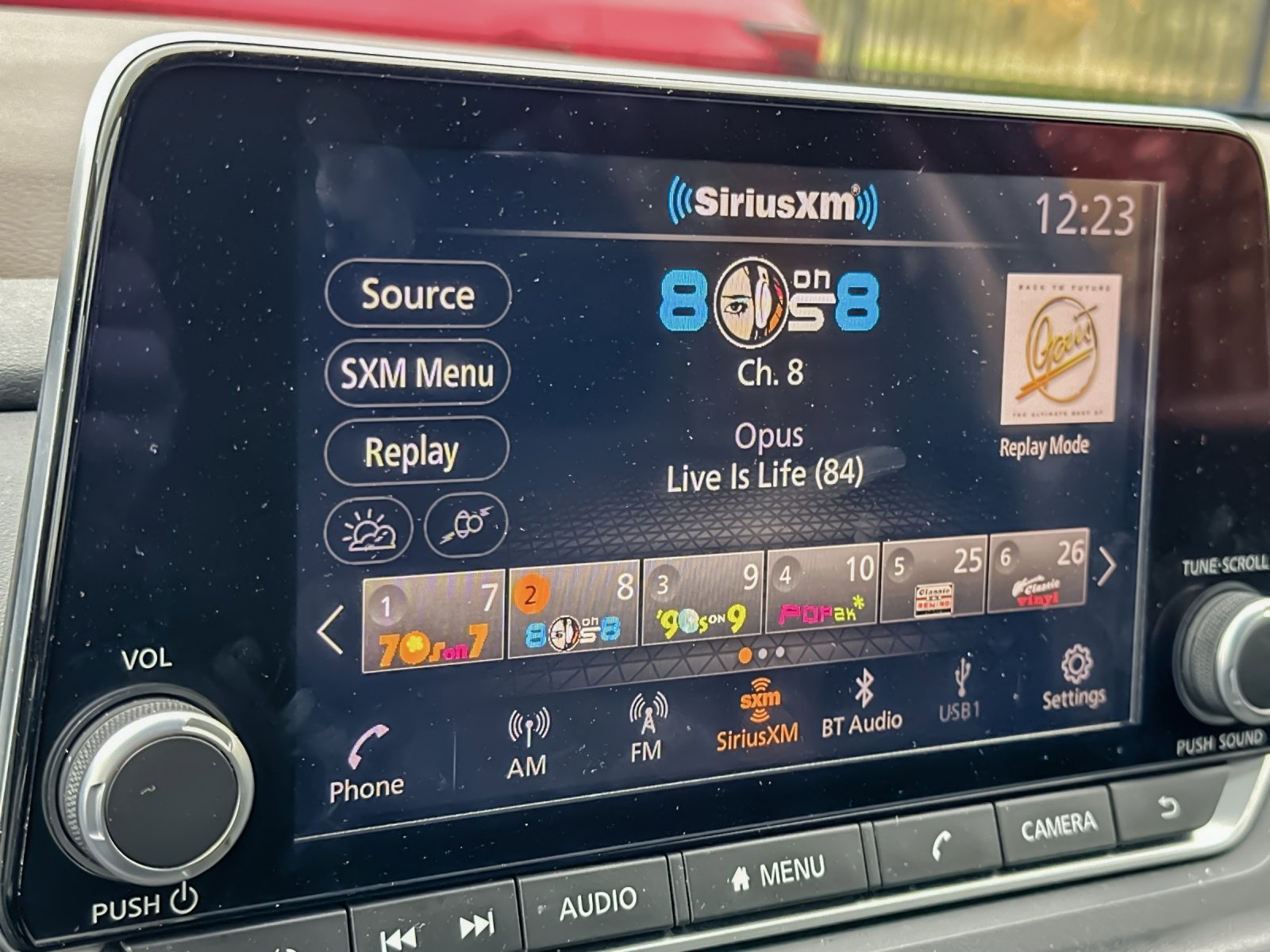 Used 2023 Nissan Rogue SV image 28