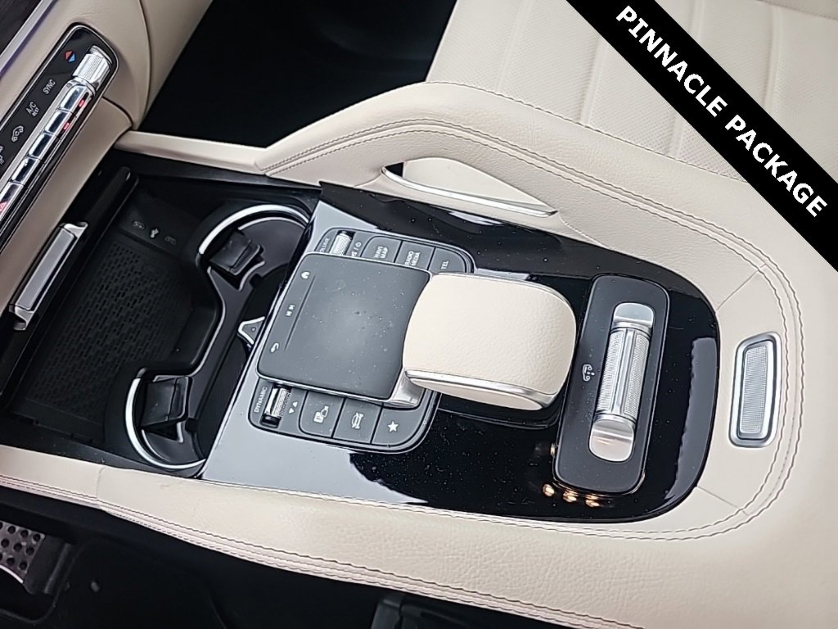 Used 2024 Mercedes-Benz GLS 450 4MATIC image 23