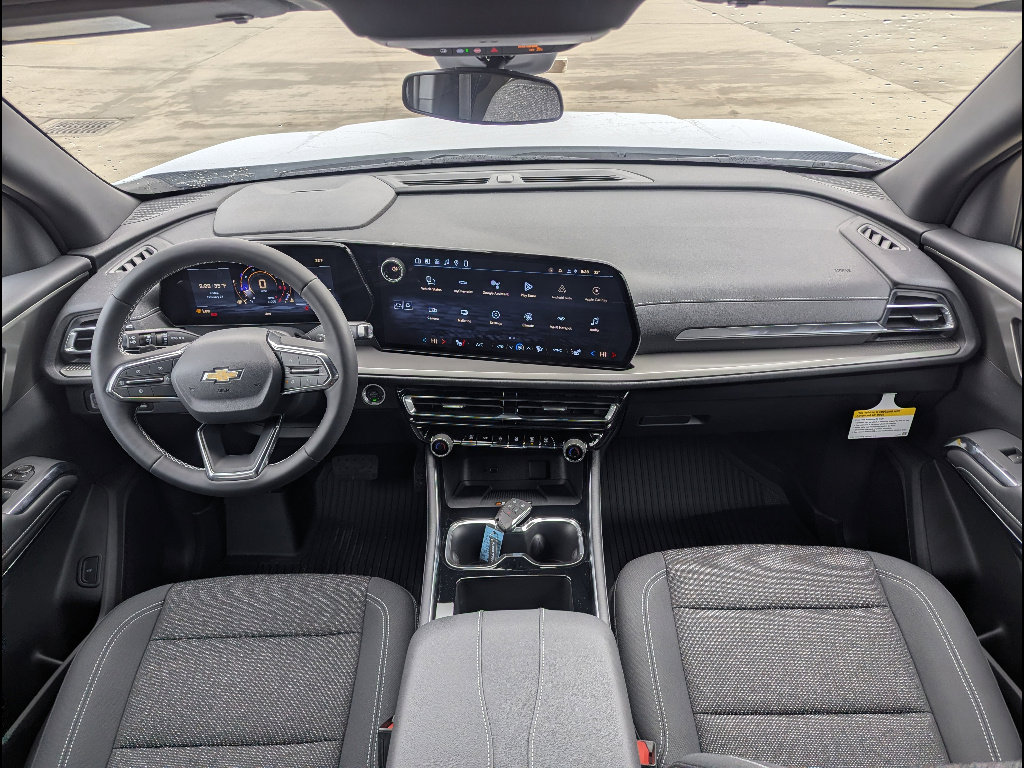 New 2026 Chevrolet Traverse LT w/ LPO, Floor Liner Package FWD image 17