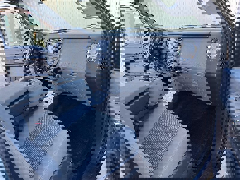 Used 2011 Ford F250 XLT w/ XLT Premium Pkg image 9