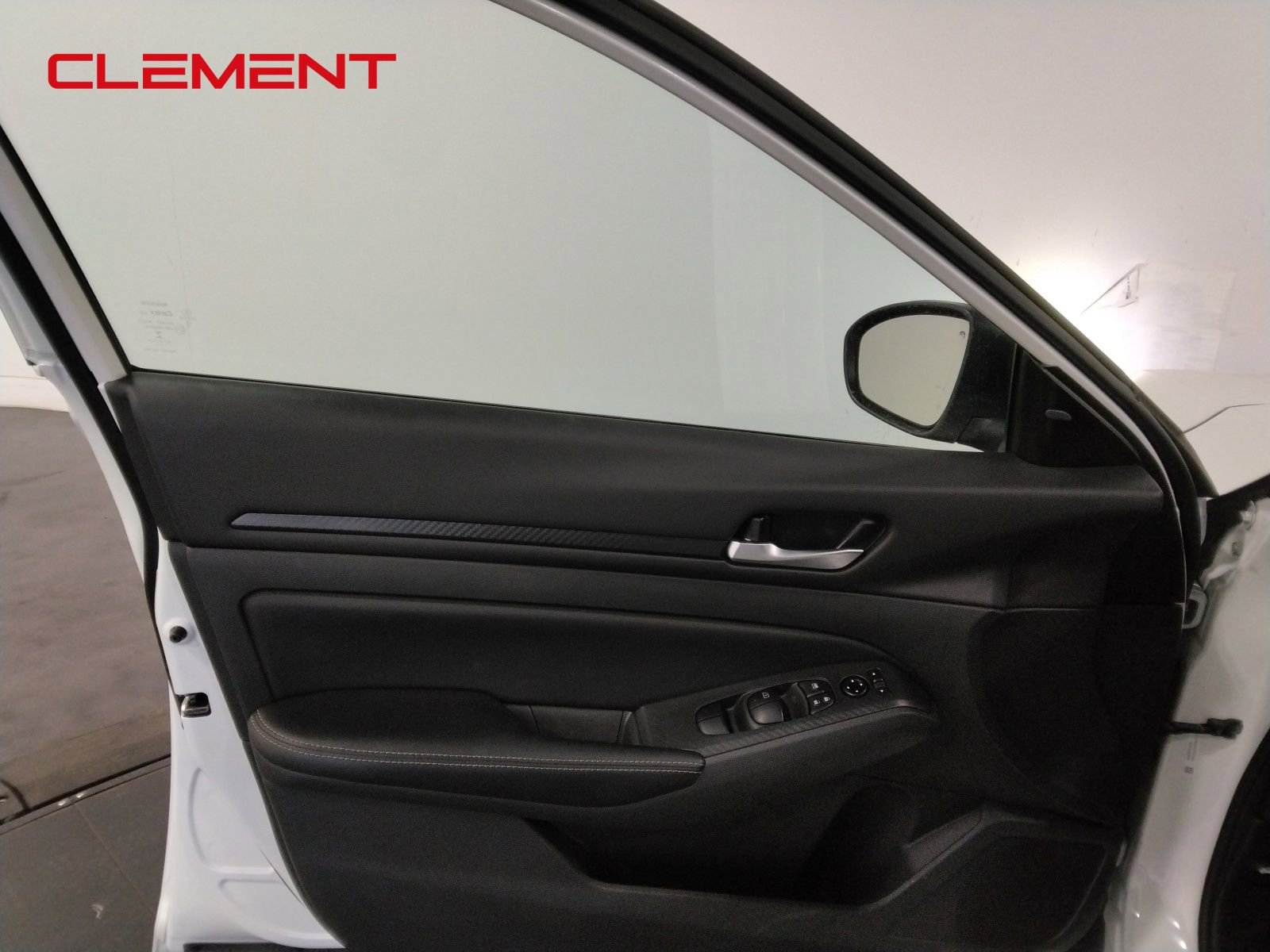 Used 2025 Nissan Altima 2.5 SV FWD image 25