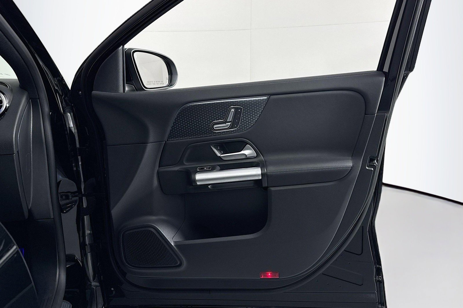 Certified 2025 Mercedes-Benz GLA 250 image 23