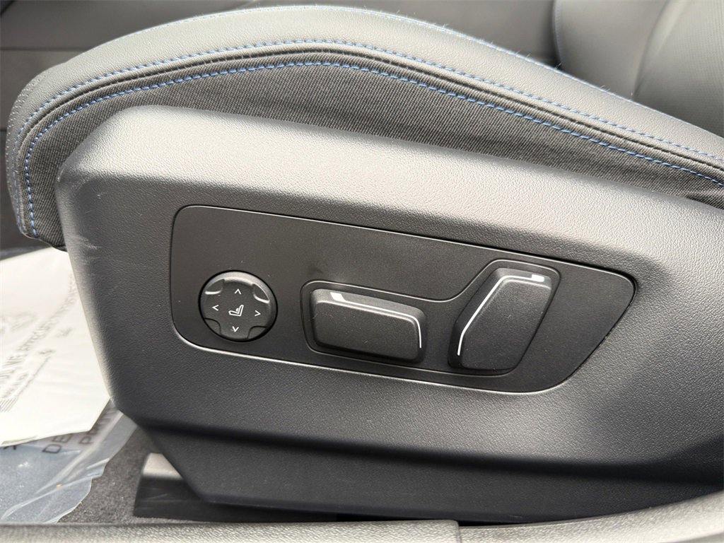 Certified 2025 BMW i5 M60 w/ Premium Package image 35