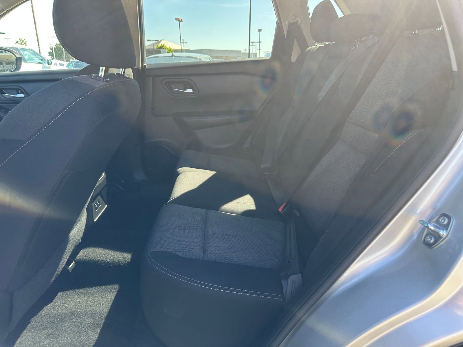 Used 2025 Nissan Rogue SV image 28