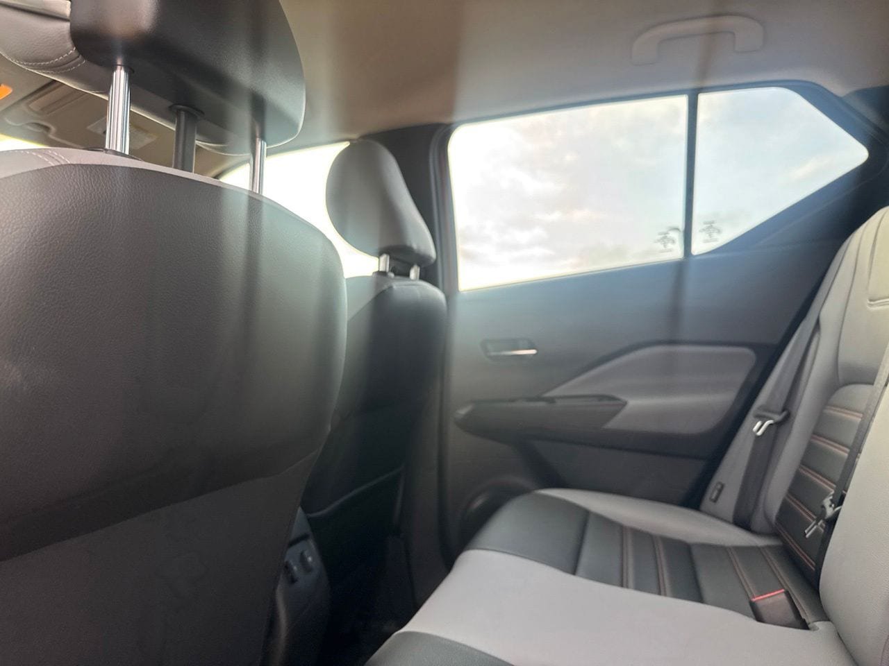 Used 2023 Nissan Kicks SR w/ SR Premium Package FWD image 31