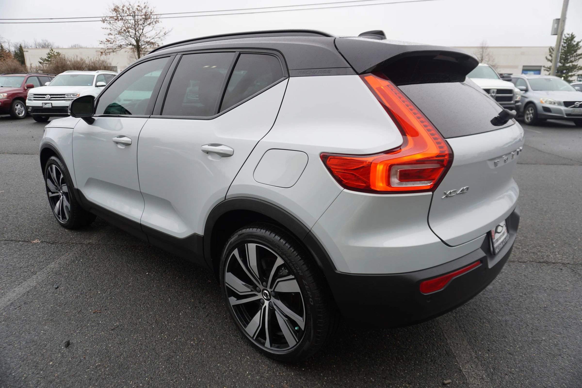 Used 2021 Volvo XC40 P8 Recharge w/ Advanced Package image 5