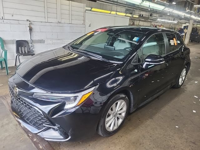 Used 2025 Toyota Corolla SE FWD image 3