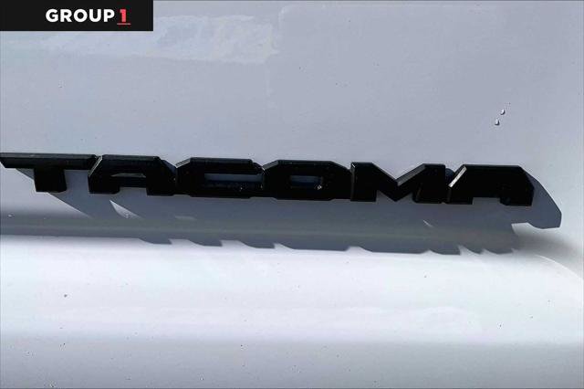 Certified 2018 Toyota Tacoma TRD Off-Road w/ Technology Package AWD/4WD image 33