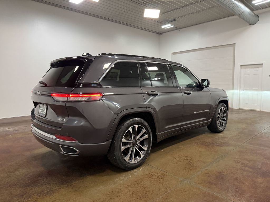 Used 2024 Jeep Grand Cherokee Overland AWD/4WD image 33