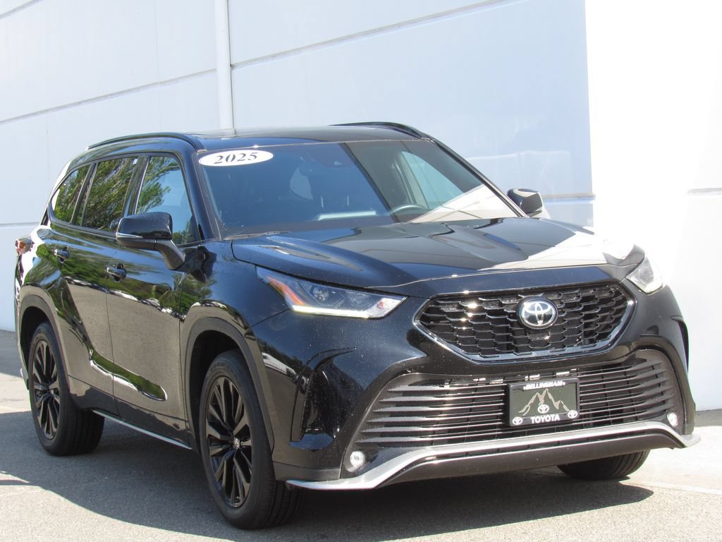 Certified 2025 Toyota Highlander XSE AWD/4WD image 2