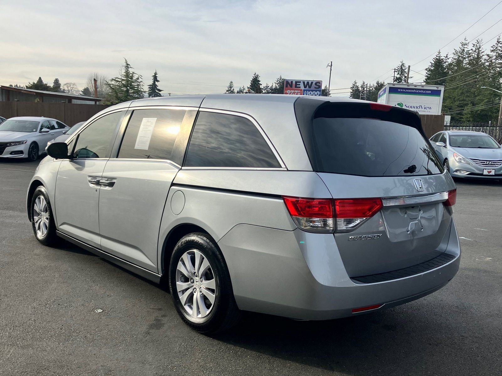 Used 2017 Honda Odyssey EX image 6