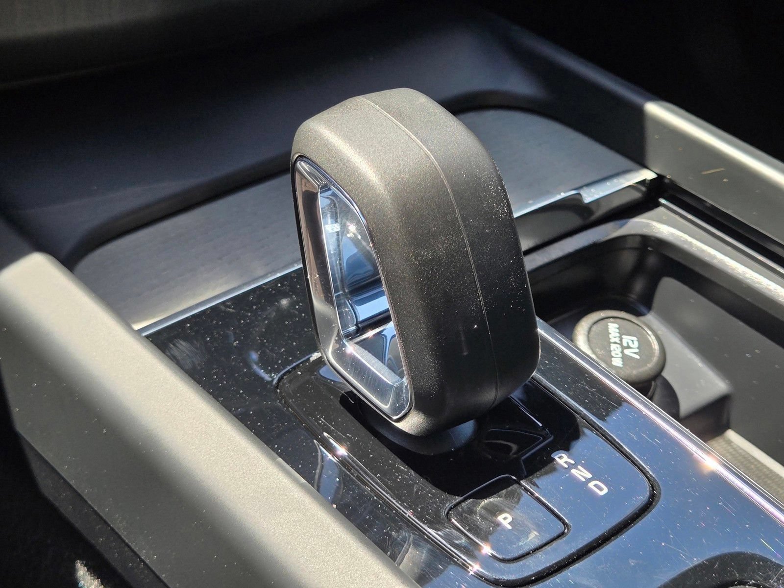 Certified 2025 Volvo XC60 B5 Plus AWD/4WD image 26