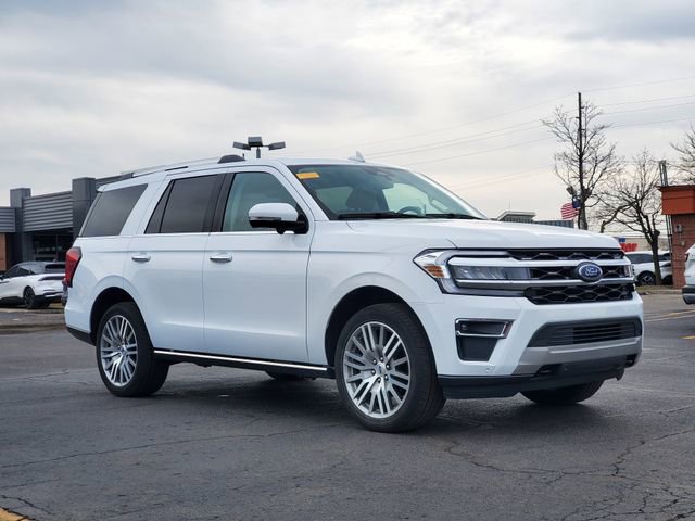 Used 2023 Ford Expedition Limited image 2