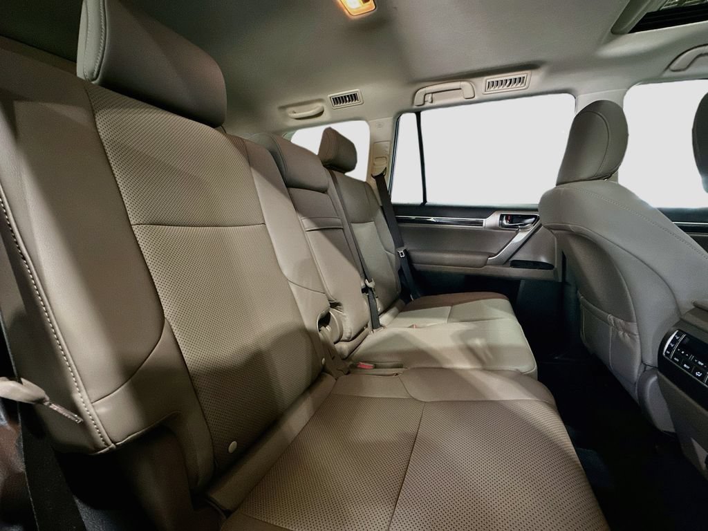 Used 2021 Lexus GX 460 Premium w/ Premium Package AWD/4WD image 28
