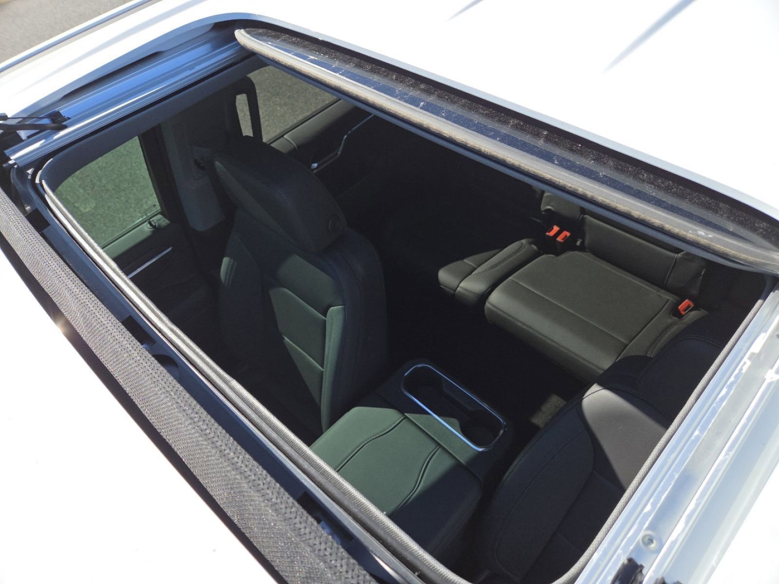 New 2026 GMC Sierra 1500 SLT w/ SLT Premium Package image 3