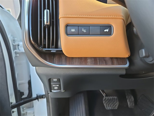 New 2026 Nissan Armada SL w/ Captain's Chari Seat Package image 16