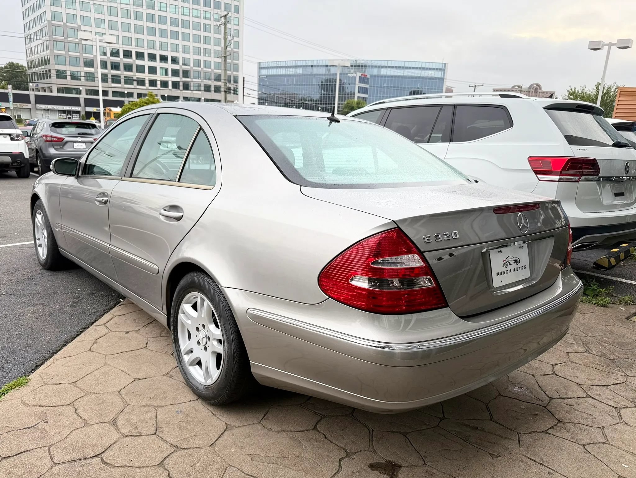 Used 2004 Mercedes-Benz E 320 Sedan image 5