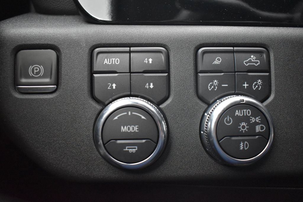 Used 2024 GMC Sierra 1500 SLT w/ X31 Off-Road Package AWD/4WD image 23