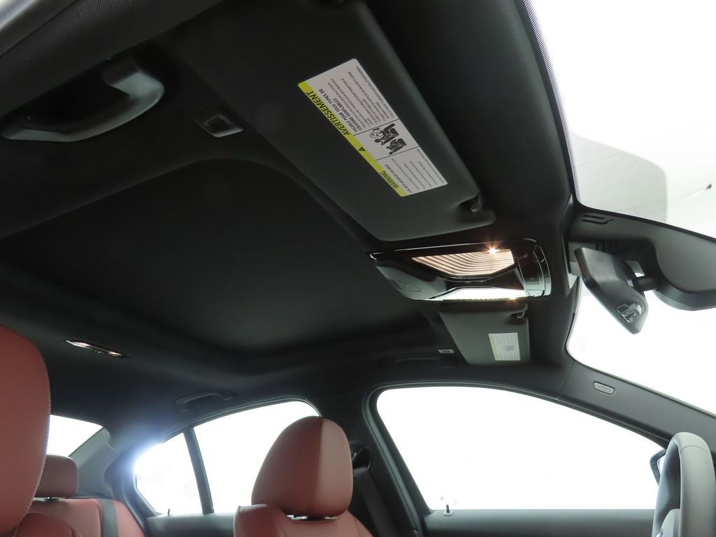 New 2026 BMW 330i Sedan w/ M Sport Package image 18