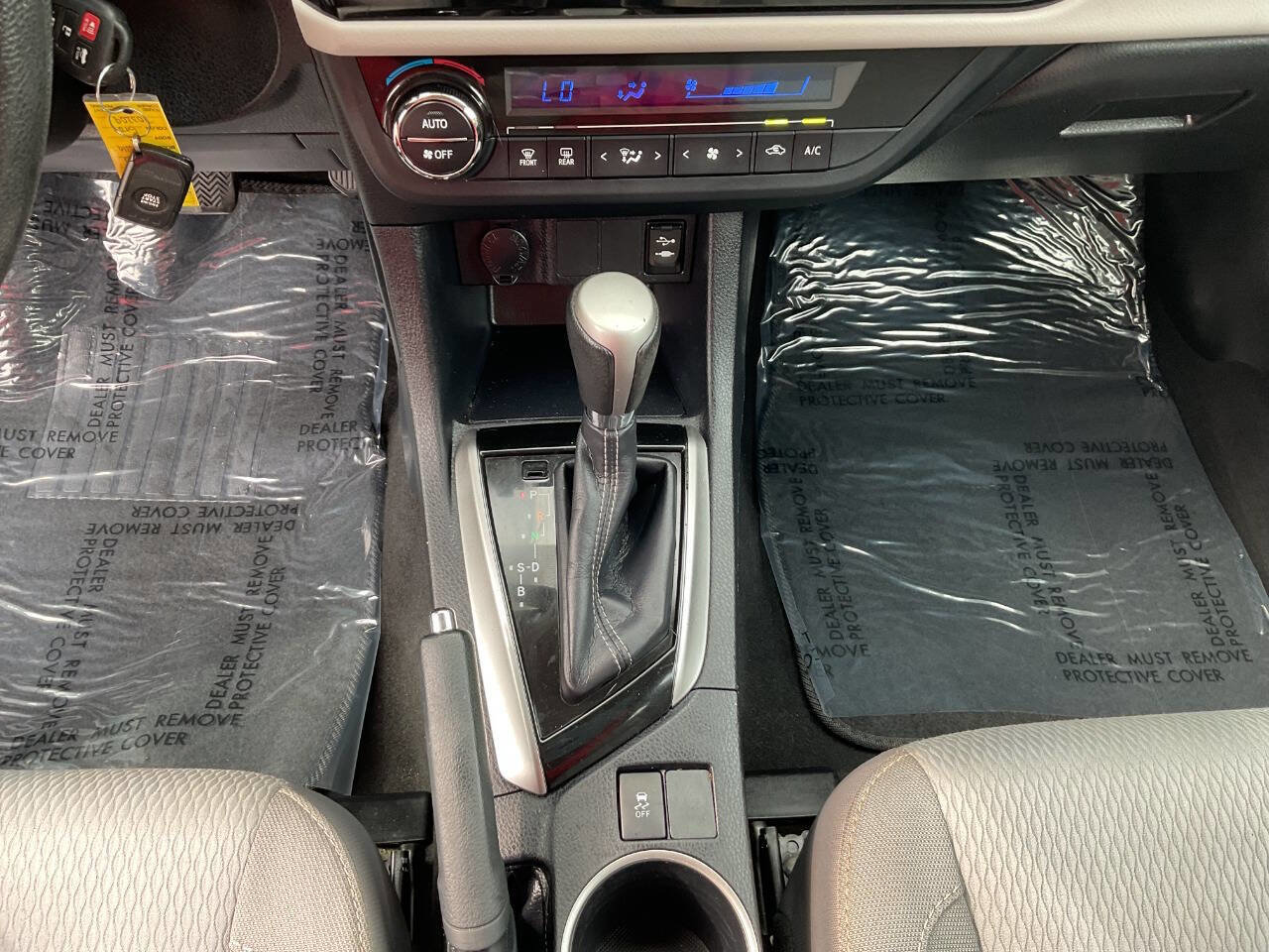 Used 2016 Toyota Corolla LE image 21