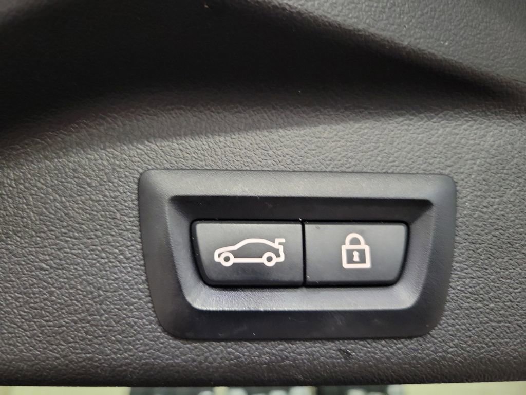 Used 2019 BMW X5 xDrive40i w/ Executive Package image 30