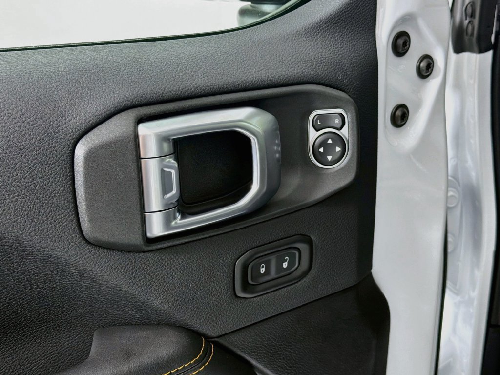 New 2027 Jeep Wrangler Unlimited Sahara AWD/4WD image 18